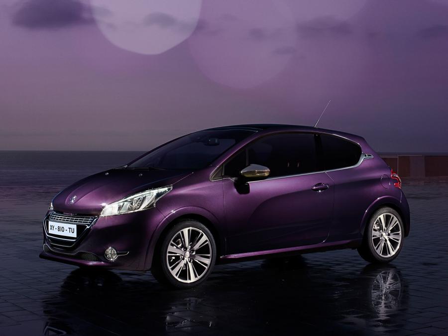  Peugeot 208 XY Concept 2012 года  (фото 7 из 24)